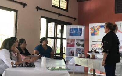 DARNEL PRESENTE EN EL TALLER DE REPOSTERÍA ARTESANAL NAVIDEÑA